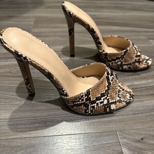 Stylish Tan Snake Print Women's Heels